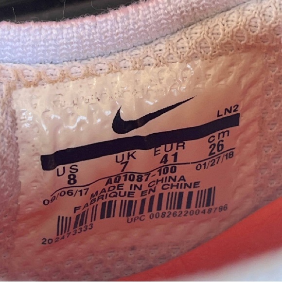 Kobe size 8. - Picture 2 of 7